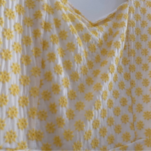 Francesca’s white dress with yellow flowers and bow sleeves size medium - Picture 8 of 15